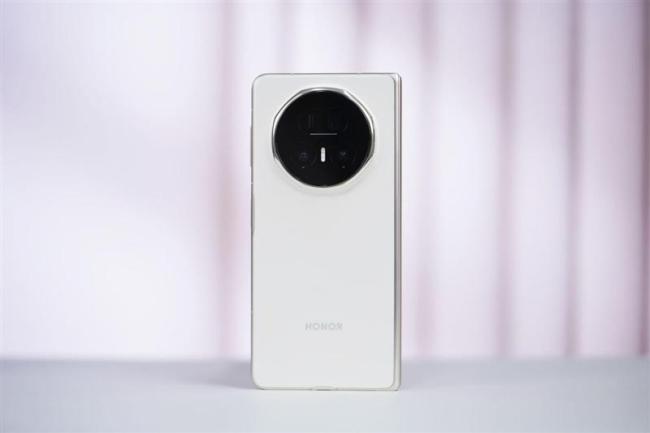 榮耀MagicV5血條太厚了 輕薄性能新標桿