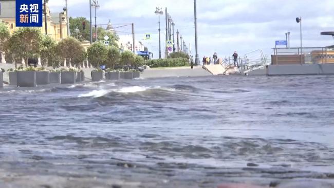 热浪来袭 欧洲多地遭遇极端高温天气 多国发布红色预警