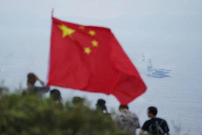 山東艦“揮旗哥”找到了,！網(wǎng)友：真的特別感動