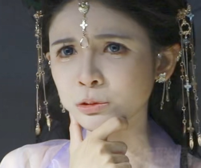狗頭蘿莉說每天工作16個(gè)小時(shí) 網(wǎng)紅轉(zhuǎn)型煎餅西施
