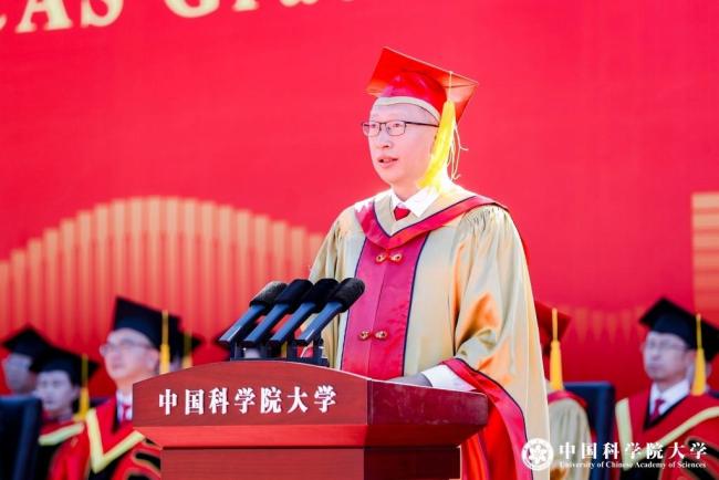 国科大校长与毕业生定下十年之约 共赴科技强国梦