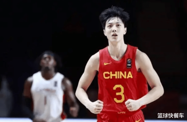 中国男篮飞抵马德里，8天4场热身赛备战亚洲杯