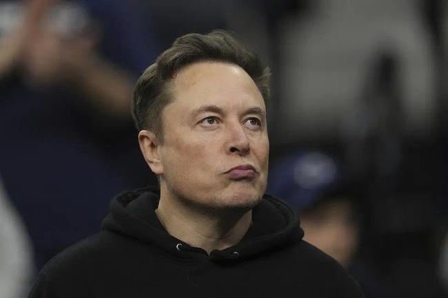 特朗普马斯克为啥从牵手到翻脸 财政赤字分歧引发争端