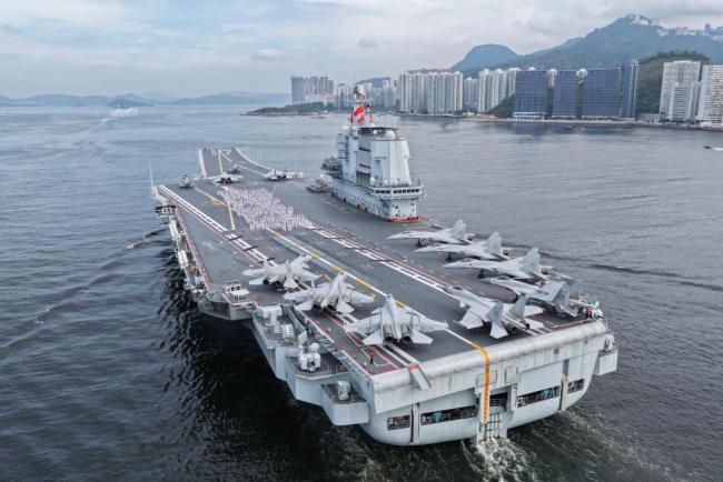 香港各界高度評價山東艦訪港