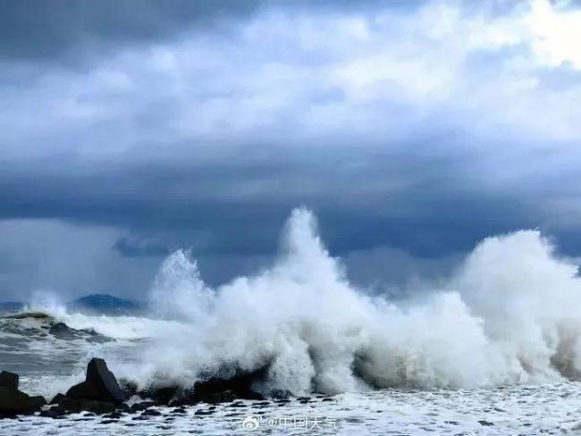 臺風“丹娜絲”登陸 多地停工停課