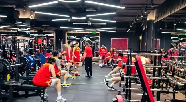 杨力维感谢海口粉丝的热情 球迷热情引爆期待