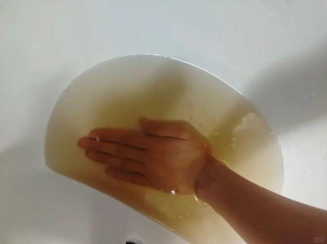 江門水務(wù)稱變黃自來水水質(zhì)無問題 居民生活受影響