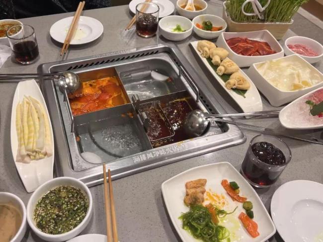 縣城有錢人,，把海底撈炒成了理財(cái)產(chǎn)品