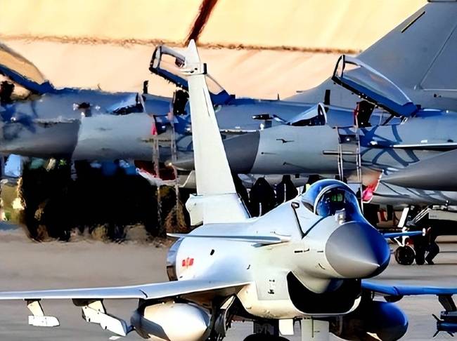 专家:歼10一朝出名 伊朗或悔不当初 错失良机代价沉重