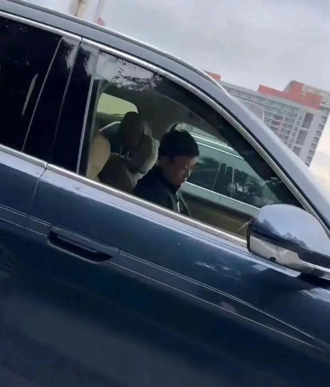 余承东回应开车“打瞌睡”事件