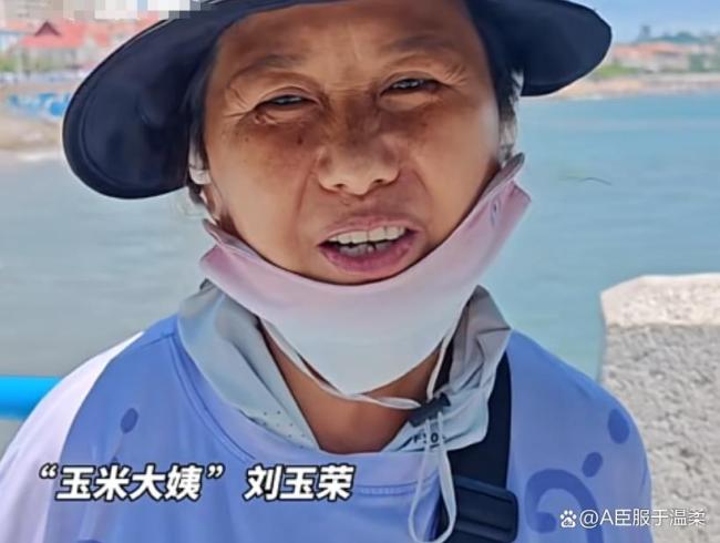 青島阿姨教科書式跳海救人 平凡英雄溫暖人心