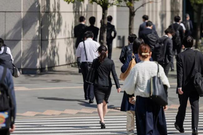 讓企業(yè)取消年齡歧視,，很難嗎,？