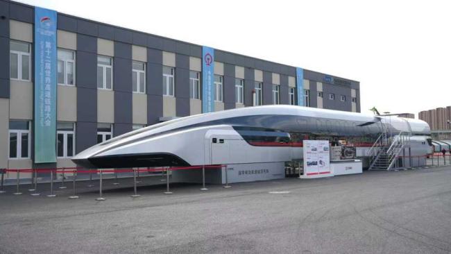 時(shí)速600公里高速磁浮列車(chē)亮相