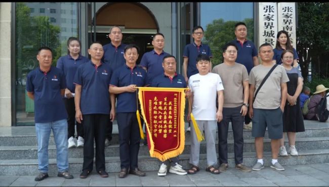 司機腦出血最后10秒救下整車人 退役軍人的生死抉擇
