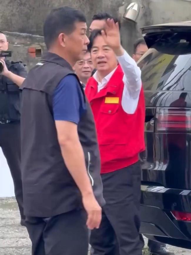 賴清德臺(tái)南勘災(zāi)遭遇當(dāng)?shù)孛癖妴苈?遲來關(guān)懷引發(fā)不滿