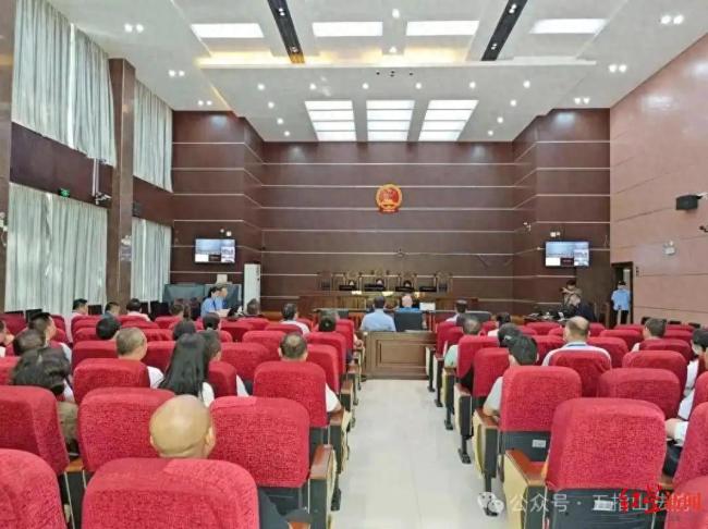 海南教育廳一干部“收禮”細(xì)節(jié)曝光 違規(guī)收受禮品禮金問(wèn)題被通報(bào)