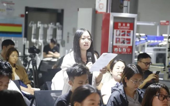 機(jī)器人“天團(tuán)”讓智慧生活加速到來 山東品牌引領(lǐng)創(chuàng)新