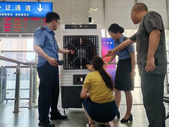 綿陽火車站空調(diào)效果差遭吐槽 乘客熱盼清涼