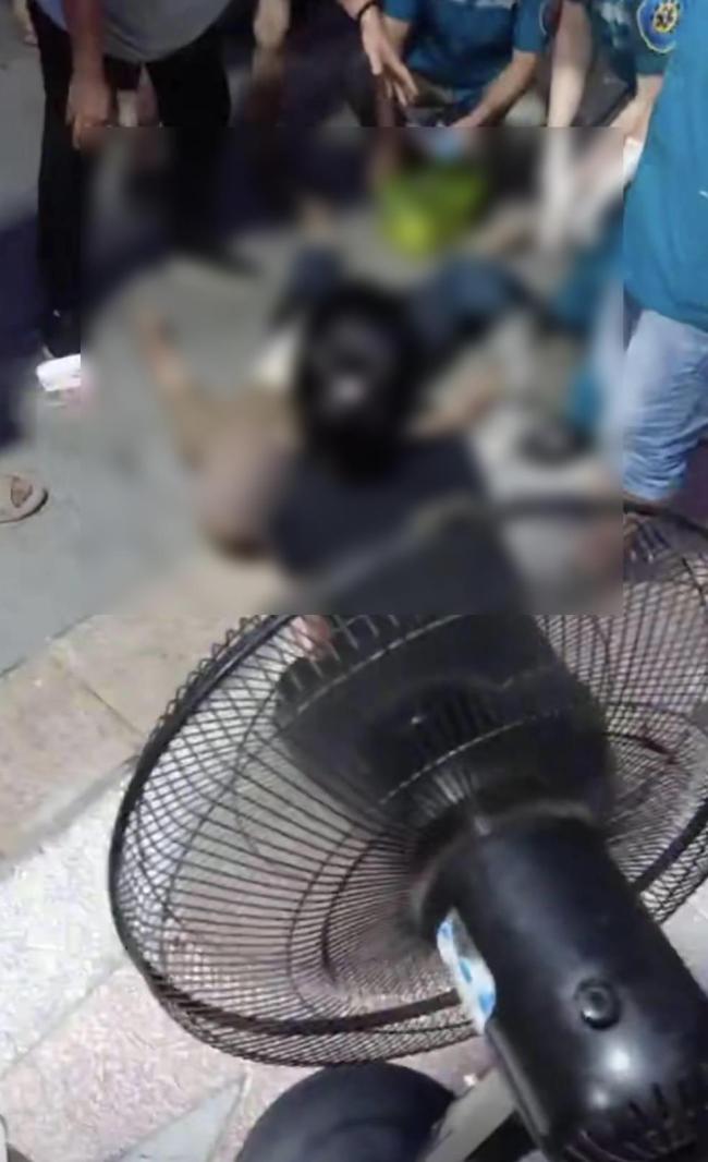 一男子骑车未戴头盔遇交警查处时死亡 基础病致悲剧