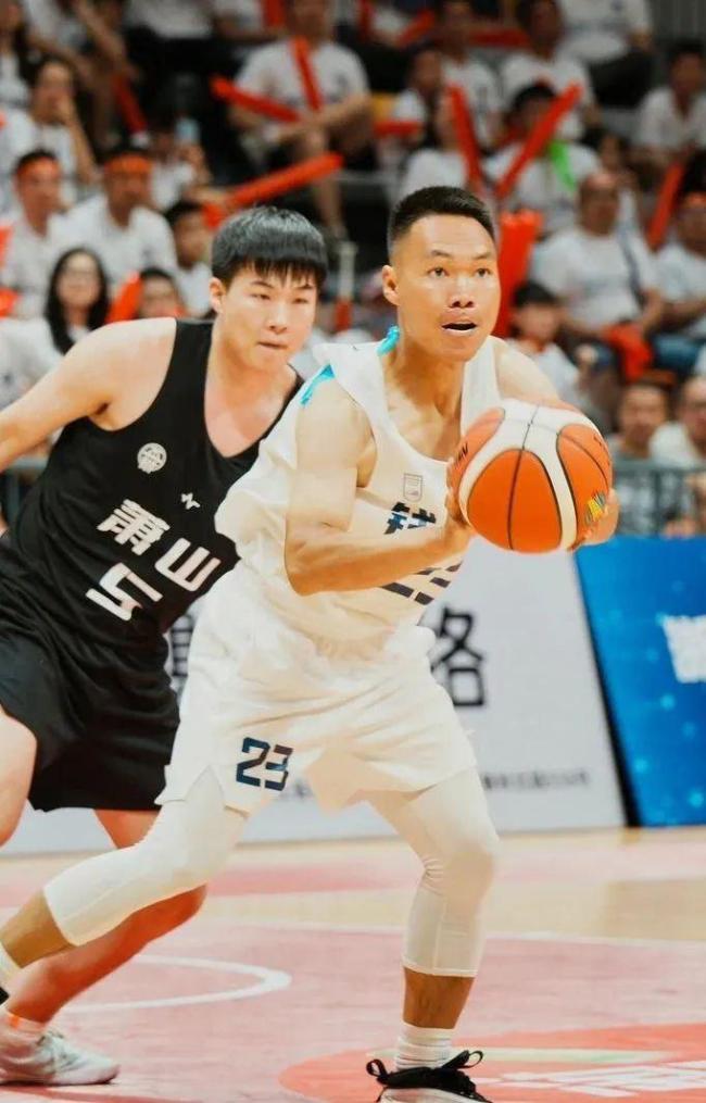 水果店老板征戰(zhàn)浙BA 阮球王的雙重人生