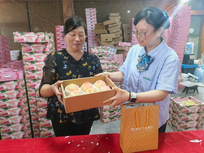 蘇超無(wú)錫隊(duì)請(qǐng)來(lái)美猴王吃桃 甜蜜夏日限定