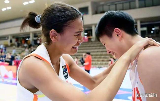 2分59秒压哨KO，中国姑娘最后一秒绝地翻盘 凌晨两点的胜利信号弹