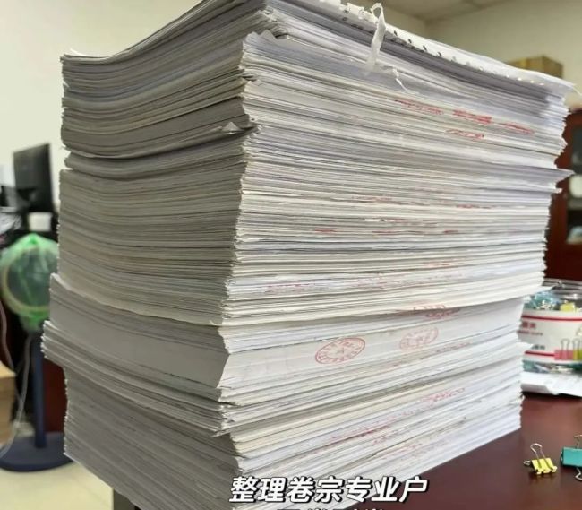學歷貶值 大一新生涌入實習崗 起跑線不斷被前置