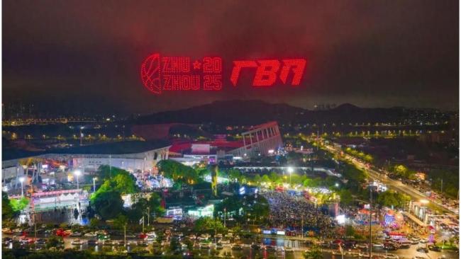株洲厂BA篮球赛秒变大型接吻现场