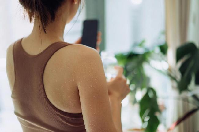 记者：利物浦仍对格伊感兴趣，莱比锡在全力追求埃利奥特