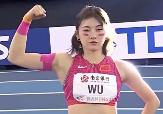 吴艳妮称说我整容代表我好看 美貌认知获肯定！
