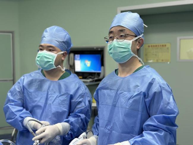 男子腹痛忍八天确诊阑尾穿孔 小腹痛惹大麻烦