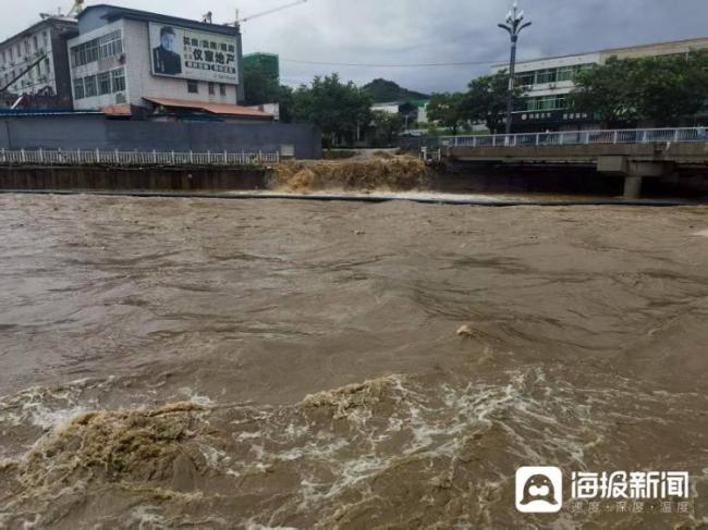 河北兴隆县3天间遭遇2轮强降雨 积水严重引发关注