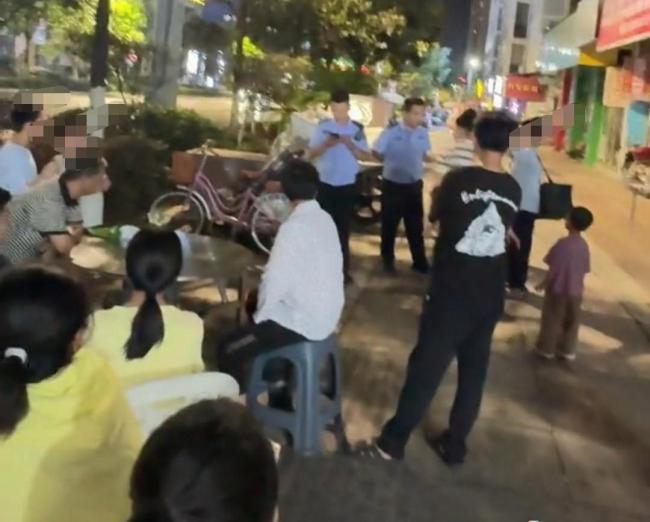 貴州甕安回應冰棍霸王餐事件 警方協(xié)調解決付款問題