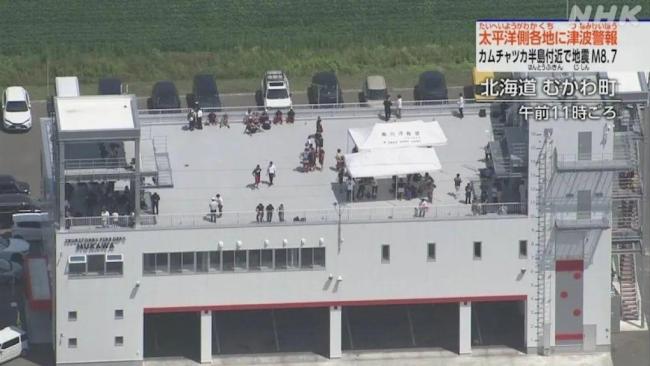 日本海啸警报致多人避难时伤亡 紧急撤离引发事故