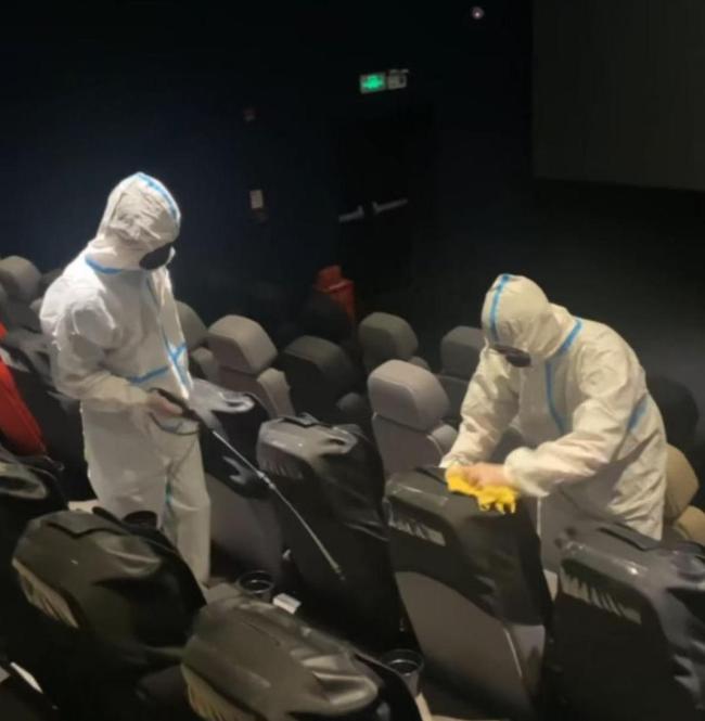 女子发现电影院座椅布满虫卵 影院加强清洁消毒措施