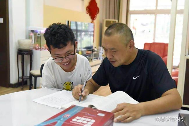 阜阳“折翼男孩”潘家乐，高考651分，被中山大学录取！
