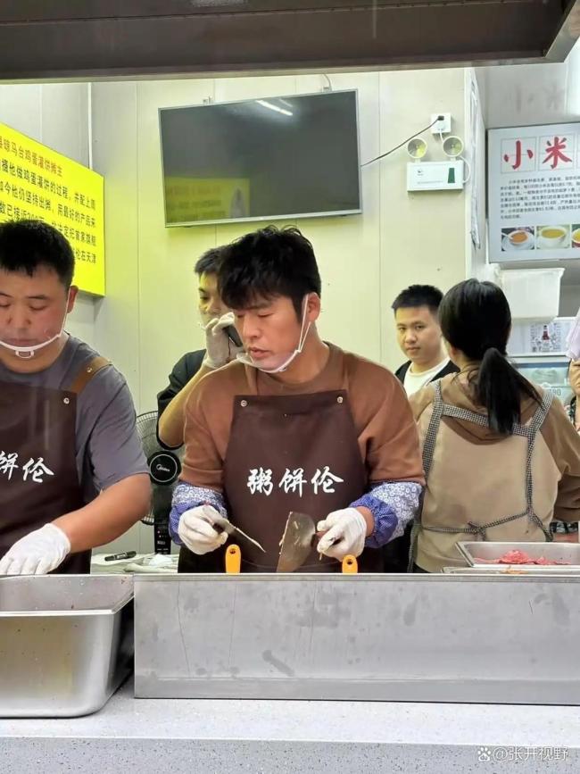 网红“粥饼伦”回复石家庄店铺关门：干半年房租也挣不追思