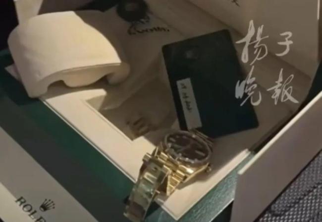 卖劳力士收32万 女子银行卡被冻结 私下交易惹争议