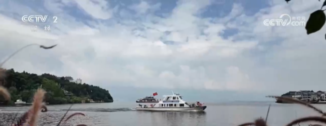 各地因地制宜开放避暑设施 避暑游市场持续升温