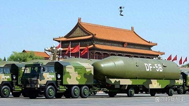 解放军新型巡航导弹发射画面公开 震撼场景展现军力