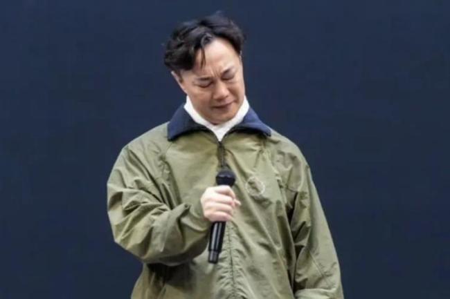 陈奕迅因压力过大患上焦虑症 演唱会取消后持续服药