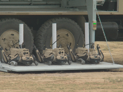 沖鋒！演習(xí)現(xiàn)場(chǎng)“機(jī)器狼”射擊畫面最新披露