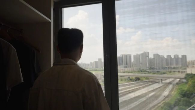 天津大爆炸幸存消防员十年后现状 从悲痛到重生