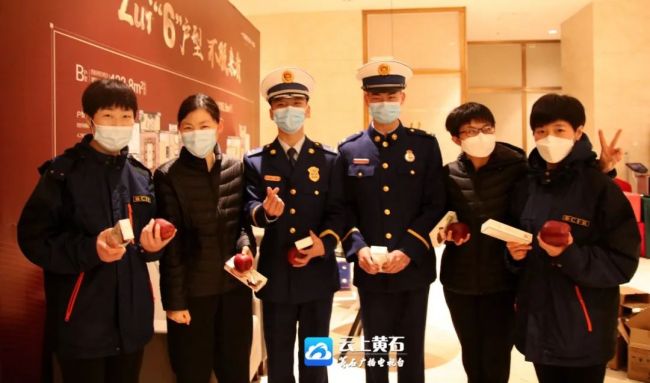 护士小姐姐分享与“蓝朋友”爱情故事 情书传递温暖