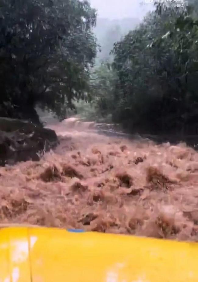 景区回应漂流遇暴雨变泥石流系十年首次险情