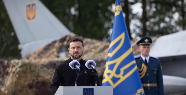 专家谈泽连斯基目前处境 三重危机绞杀