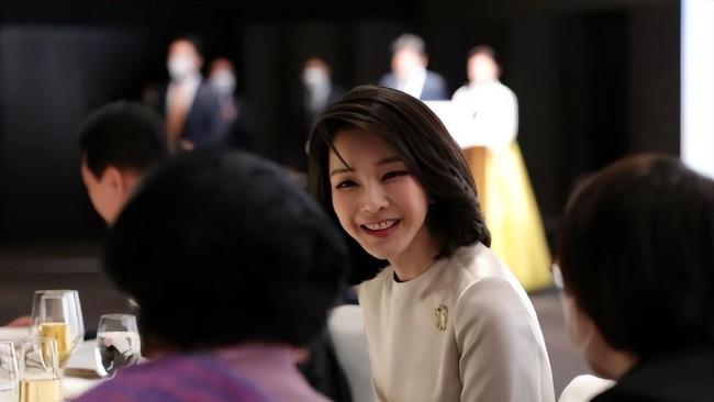 韩国商人供出与金建希私交不一般 政坛风暴再起