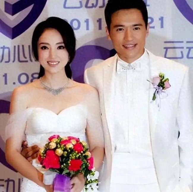 董璇说自己结婚给高云翔发了微信
