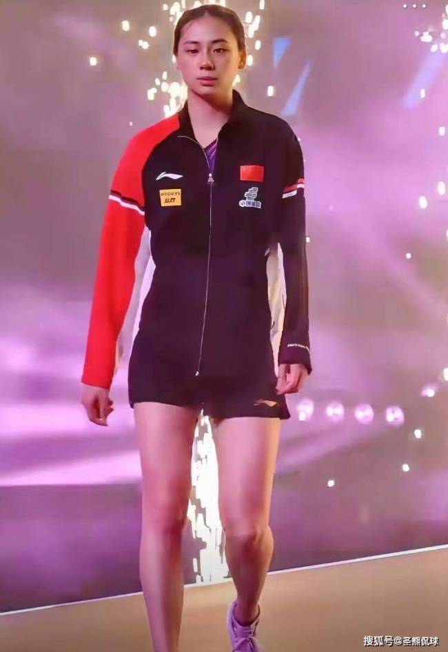 瑞典大满贯:陈熠大获全胜!3-0横扫奥运亚军,轻松晋级32强