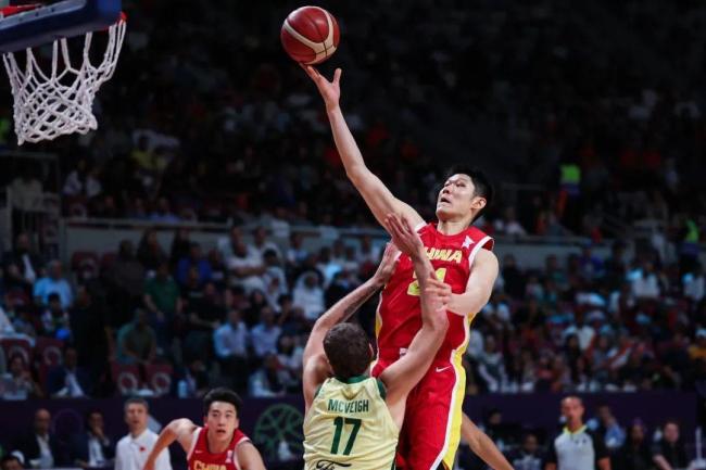 虽败犹荣！中国男篮1分惜败澳大利亚获亚军 血性回归